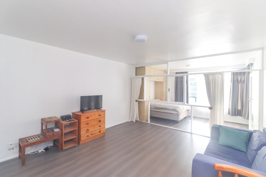 1 Bedroom Property for Sale in Sea Point Western Cape